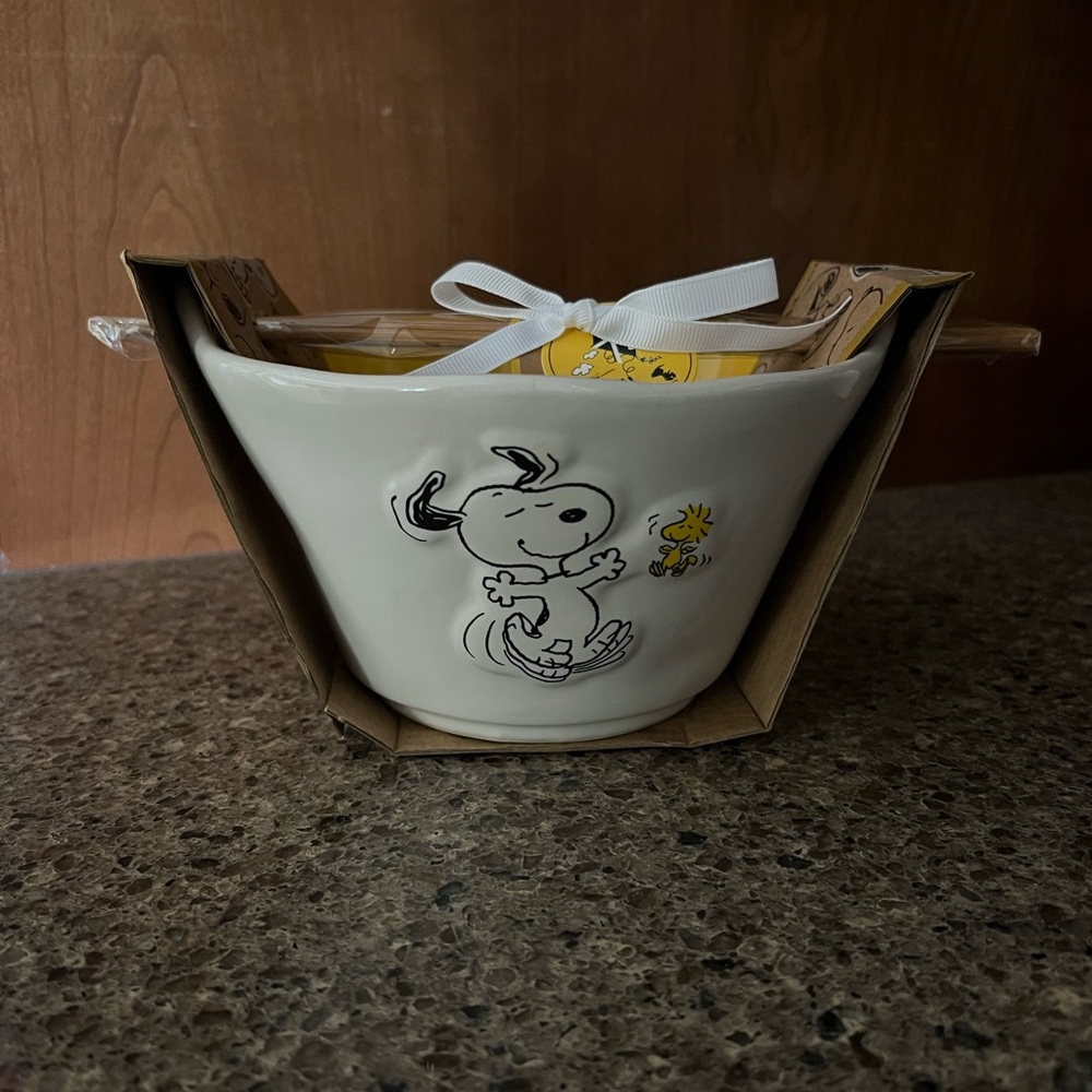 Snoopy Ceramic Noodle Bowl with Chopsticks.